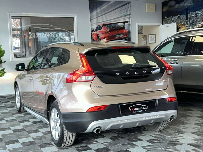 Volvo V40 Cross Country 2.0 D3 150кс Geartronic, снимка 3 - Автомобили и джипове - 48226753