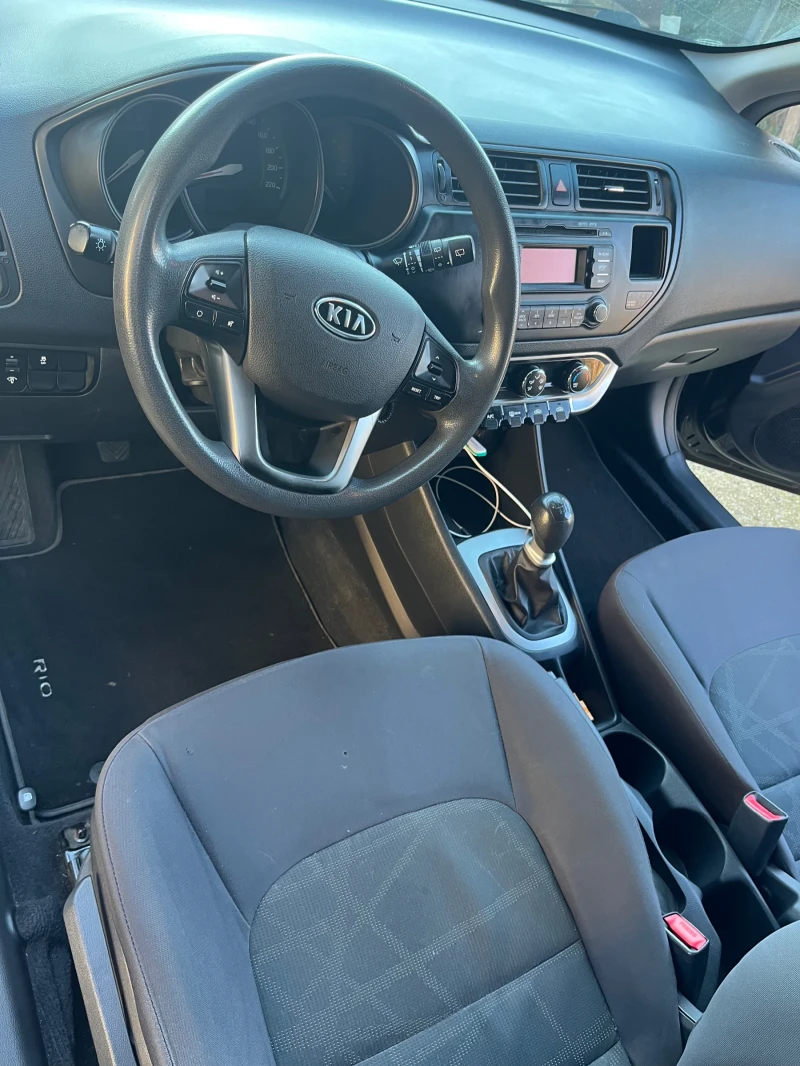 Kia Rio 1.4i 6 скорости, снимка 12 - Автомобили и джипове - 48510600