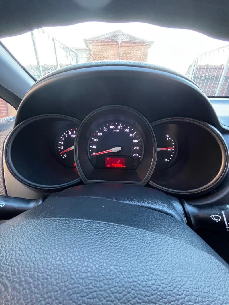 Kia Rio 1.4i 6 скорости, снимка 8 - Автомобили и джипове - 48510600