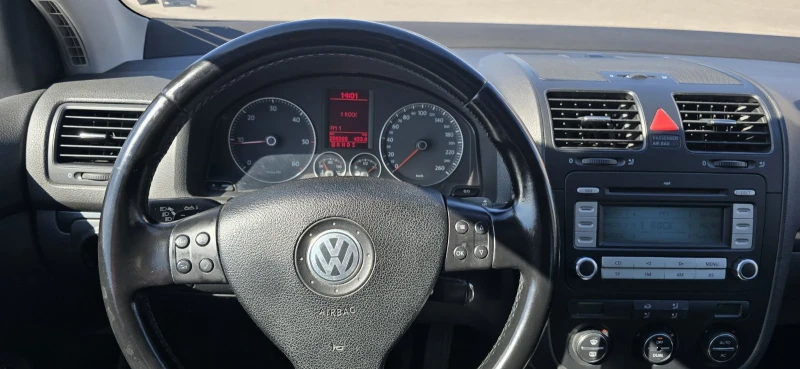 VW Golf 2000 TDI, снимка 7 - Автомобили и джипове - 49404471