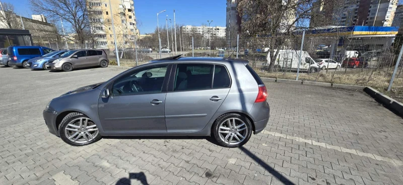 VW Golf 2000 TDI, снимка 9 - Автомобили и джипове - 49404471