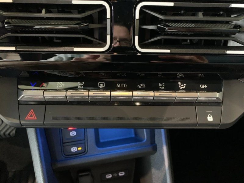 Renault 5 * DISTRONIC* LED* CARPLAY* CAM* CCS* , снимка 14 - Автомобили и джипове - 50315297