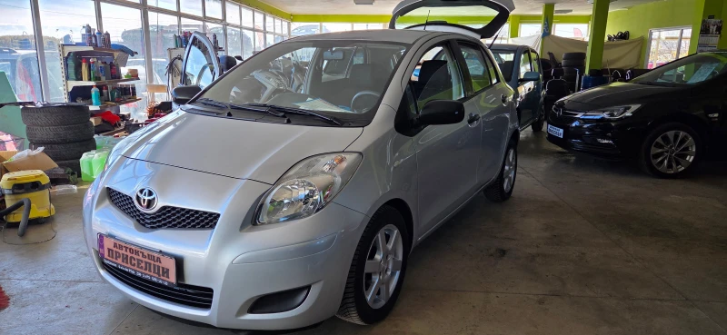 Toyota Yaris 1.3 безн-6-скорости, снимка 2 - Автомобили и джипове - 52176538