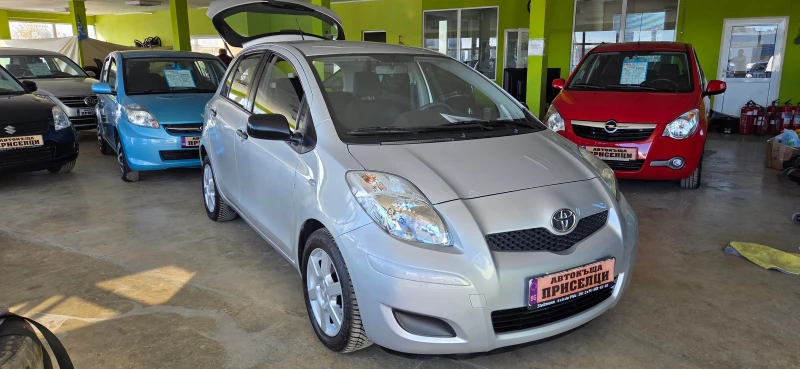 Toyota Yaris 1.3 безн-6-скорости, снимка 3 - Автомобили и джипове - 52176538