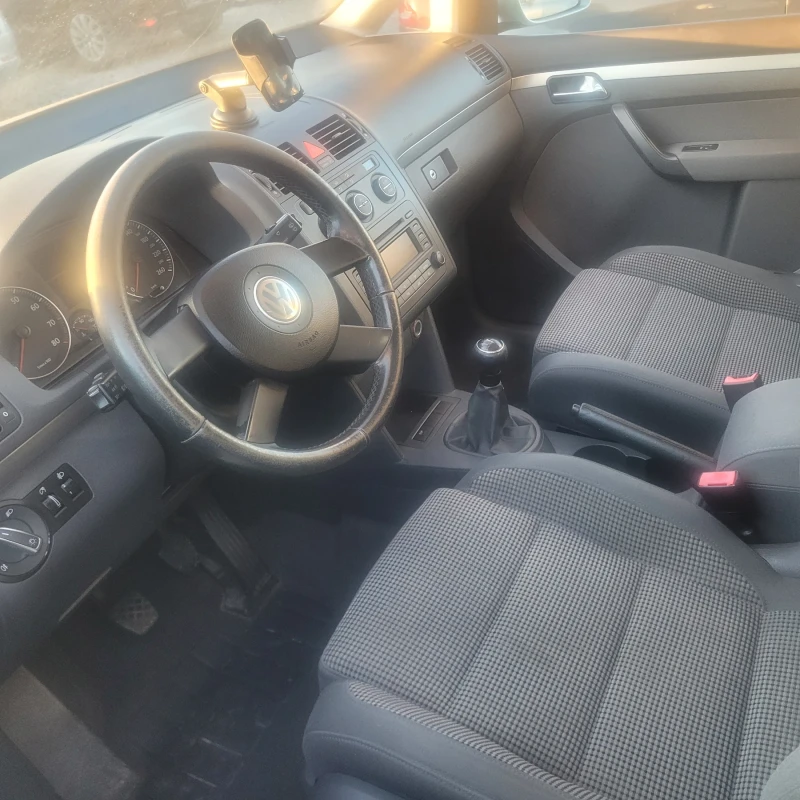 VW Touran 1.6бензин/116к.с, снимка 5 - Автомобили и джипове - 52258035
