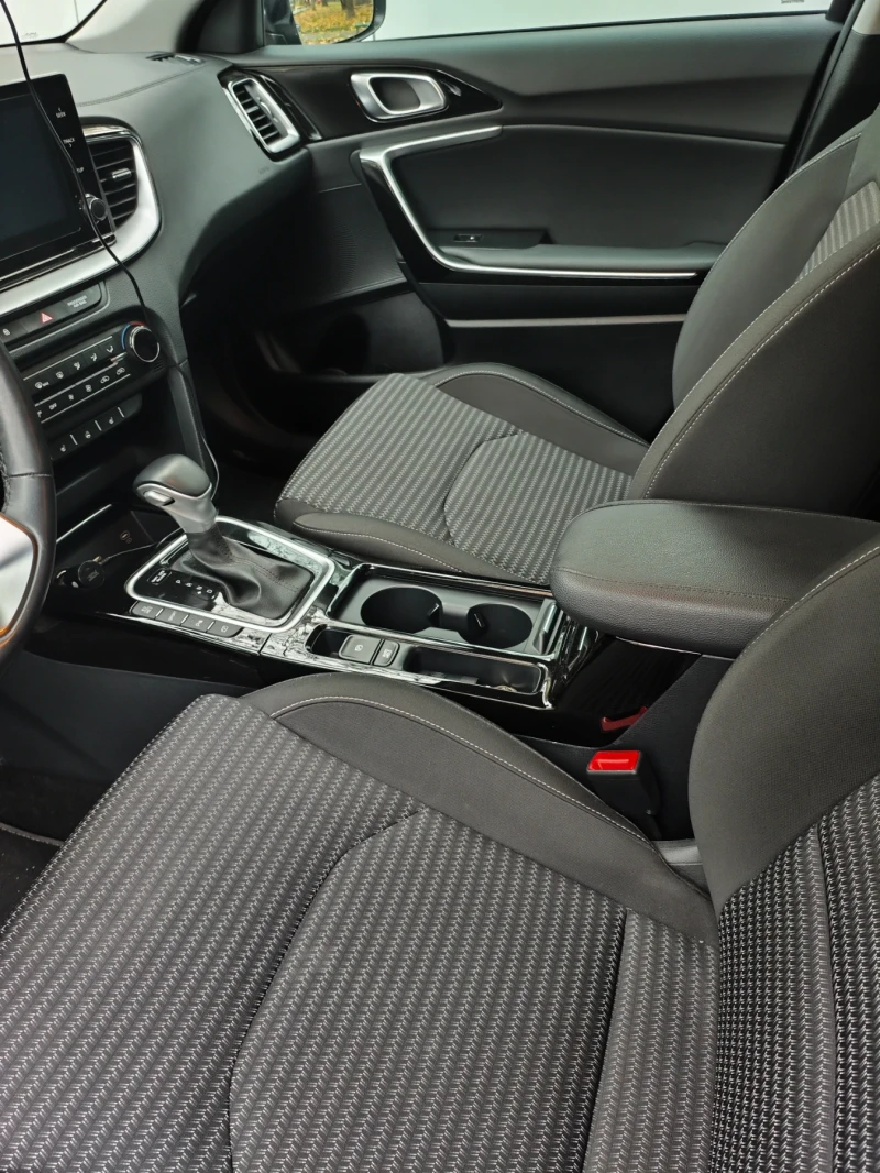 Kia XCeed 1.6 GDI plug in hybrid , снимка 3 - Автомобили и джипове - 52664280