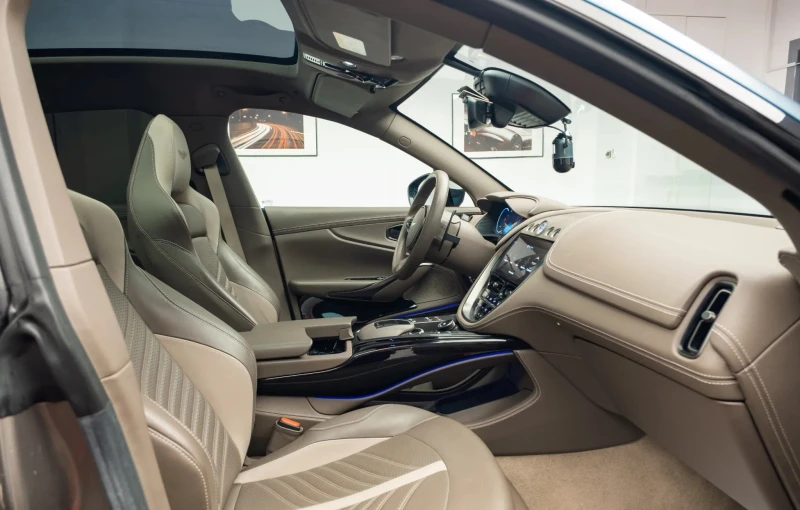 Aston Martin DBX 707 4.0 V8 AWD, снимка 11 - Автомобили и джипове - 52693127