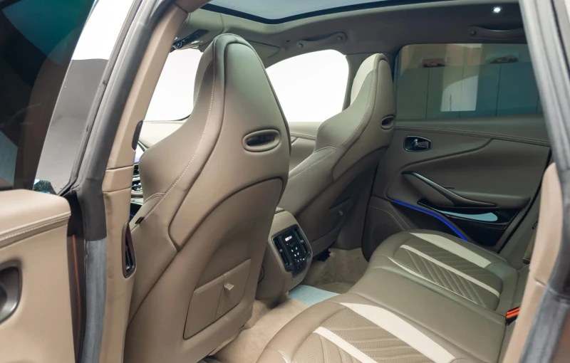 Aston Martin DBX 707 4.0 V8 AWD, снимка 12 - Автомобили и джипове - 52693127