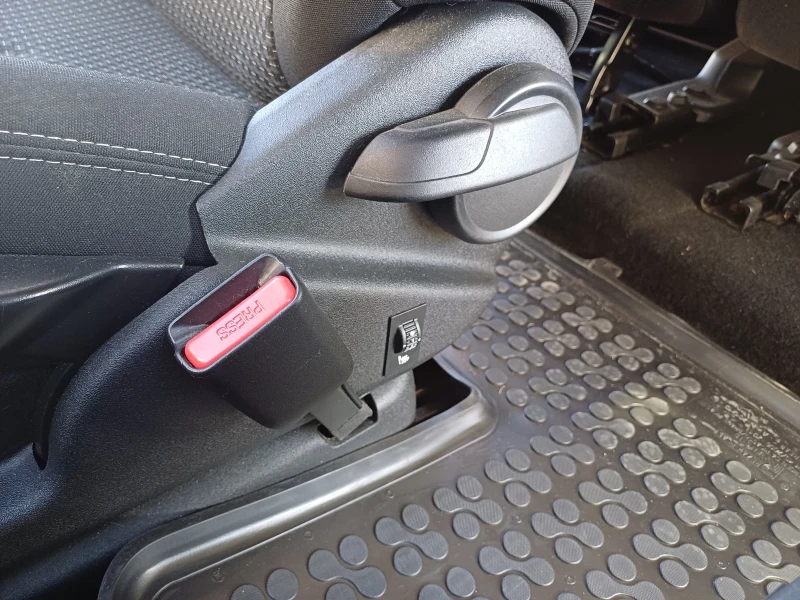 Citroen Grand C4 Picasso, снимка 9 - Автомобили и джипове - 52816494