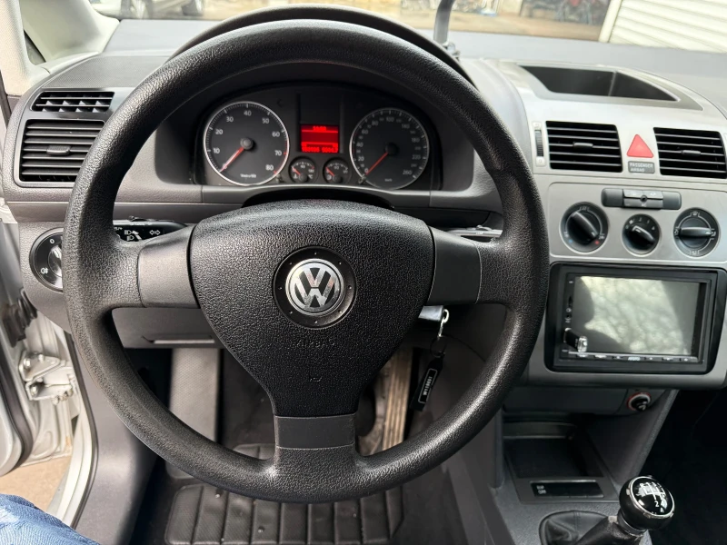 VW Touran 1.6i* 7-местен* , снимка 6 - Автомобили и джипове - 52956690