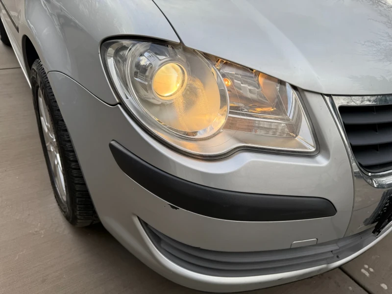 VW Touran 1.6i* 7-местен* , снимка 14 - Автомобили и джипове - 52956690