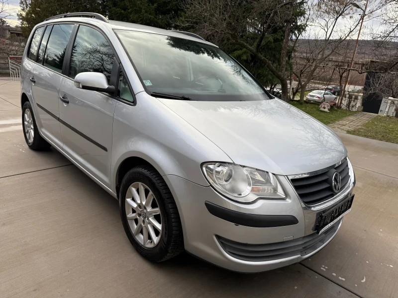 VW Touran 1.6i* 7-местен* , снимка 4 - Автомобили и джипове - 52956690