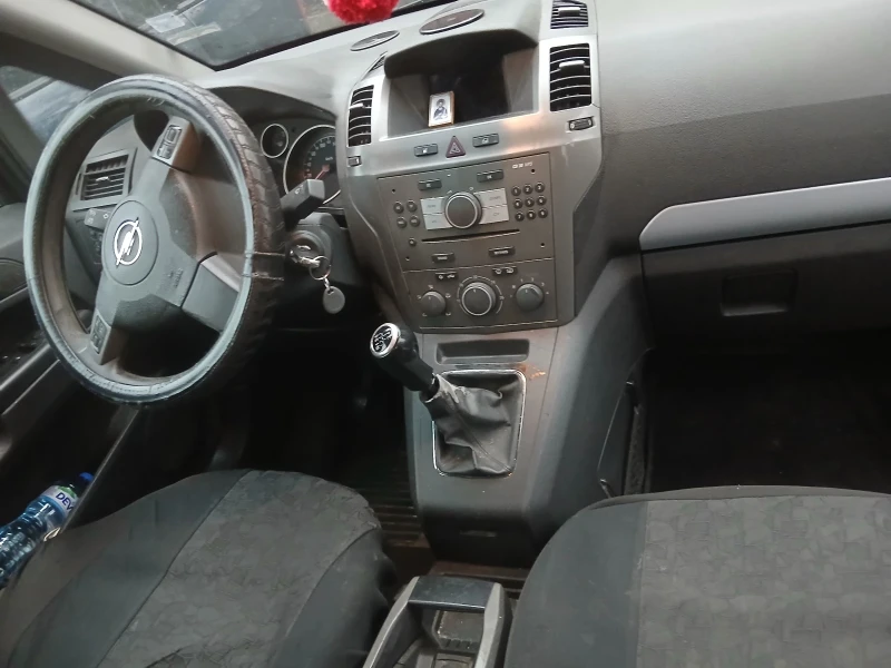 Opel Zafira 1.6 фабричен метан, снимка 5 - Автомобили и джипове - 53278788
