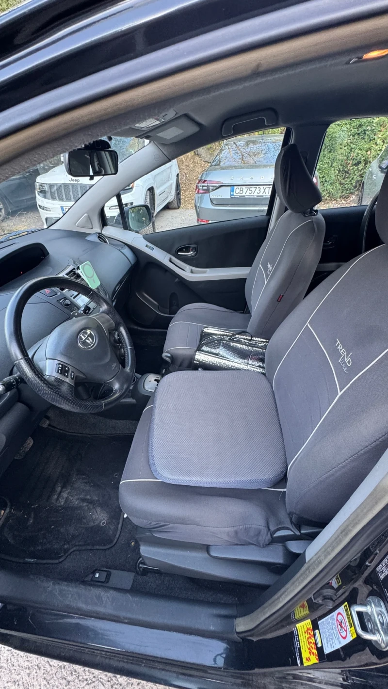 Toyota Yaris 1.3 VVTI, снимка 7 - Автомобили и джипове - 53437182