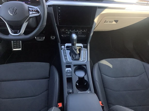 VW Arteon Shooting Brake 2.0 TDI = R-Line = Гаранция - изображение 8