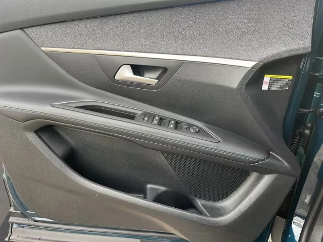 Peugeot 3008 1.6PHEV/224HP/ALLURE/360/LED/NAVI/KLESS/DIGI/880g, снимка 13 - Автомобили и джипове - 53726205