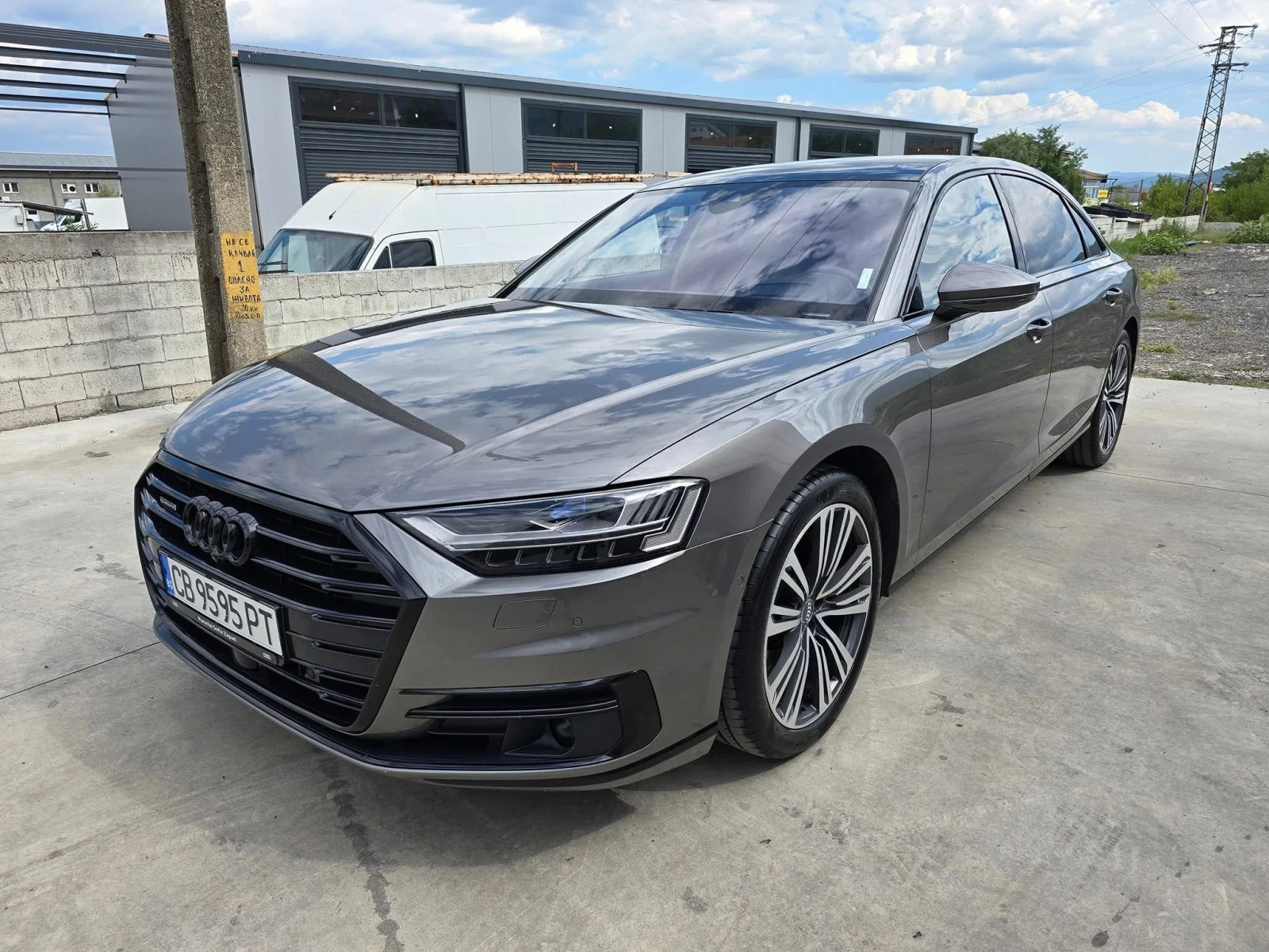 Audi A8 55TFS long, снимка 1