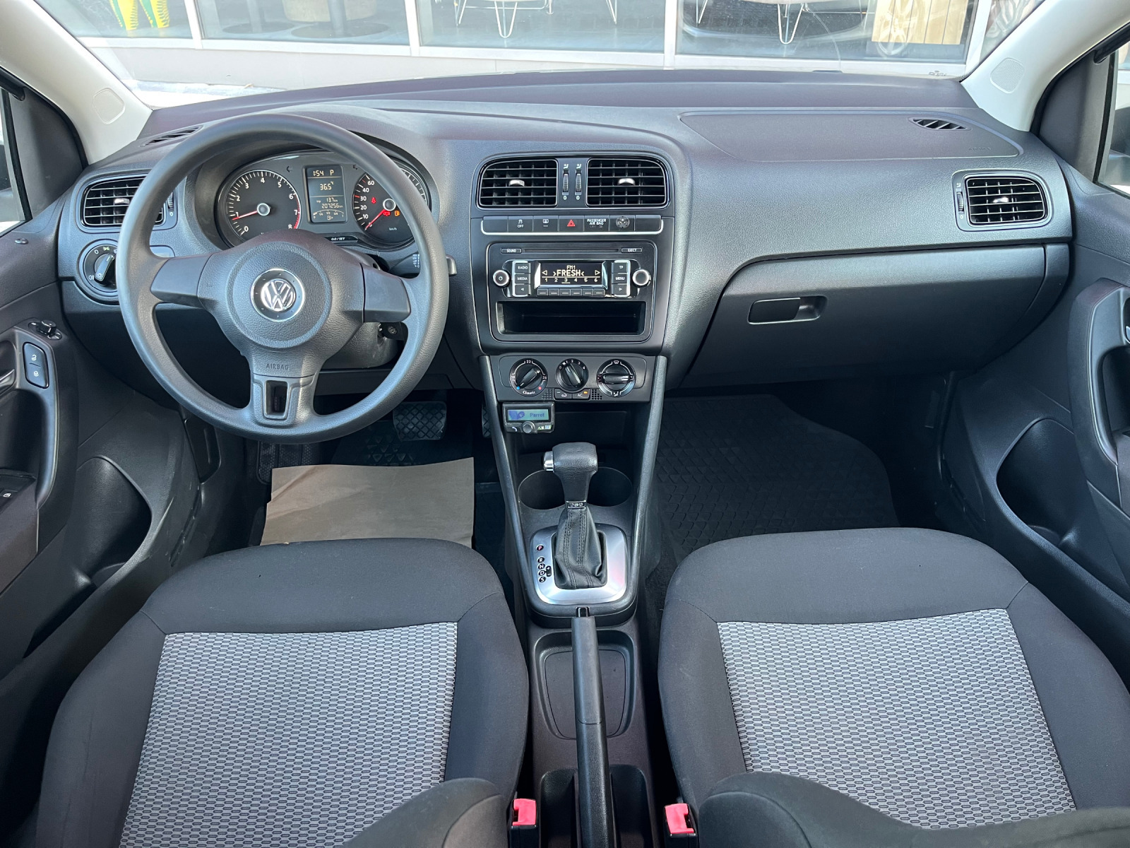 VW Polo 1.4 бензин Автомат - изображение 7