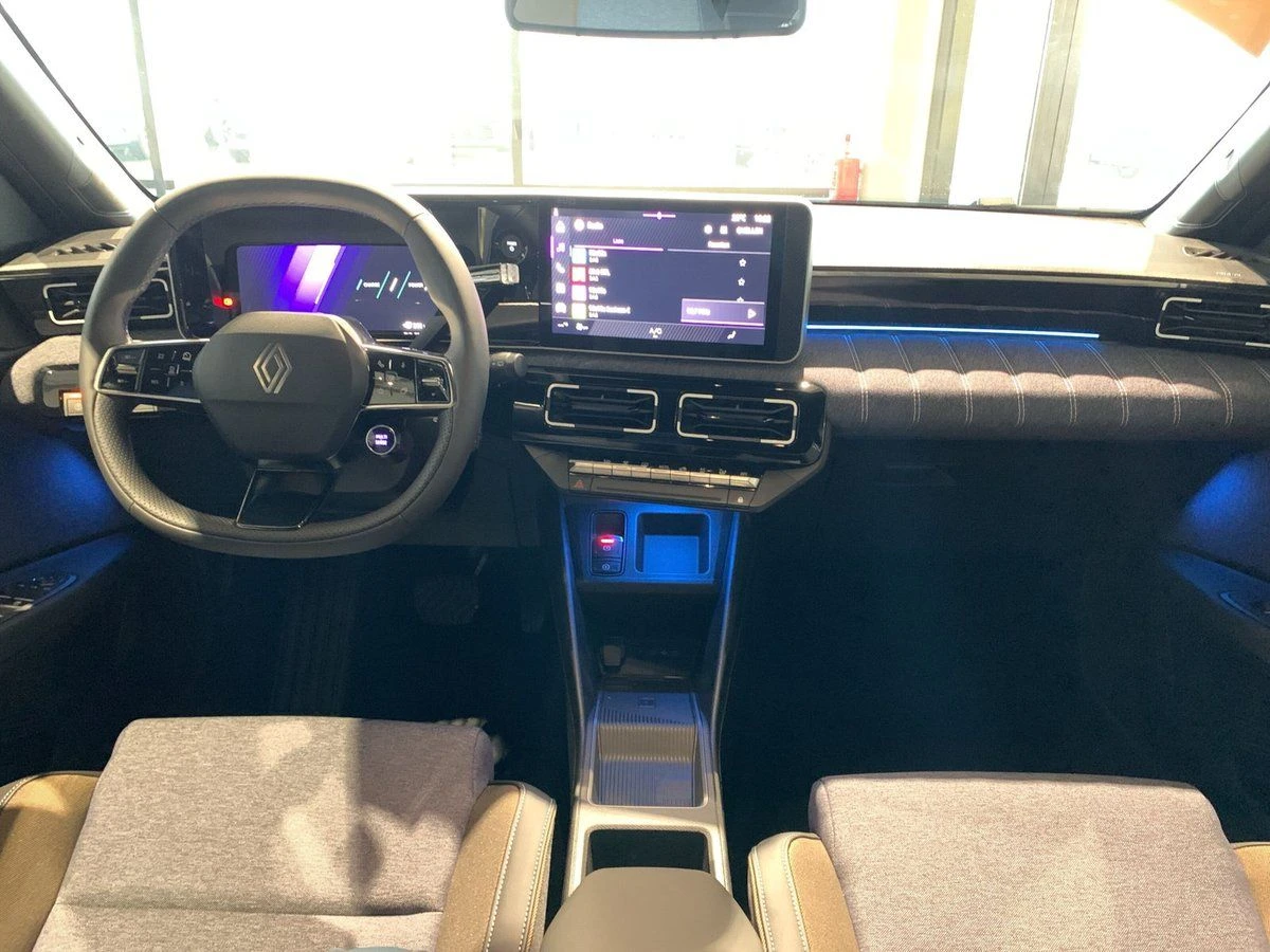 Renault 5 * DISTRONIC* LED* CARPLAY* CAM* CCS*  | Mobile.bg   16