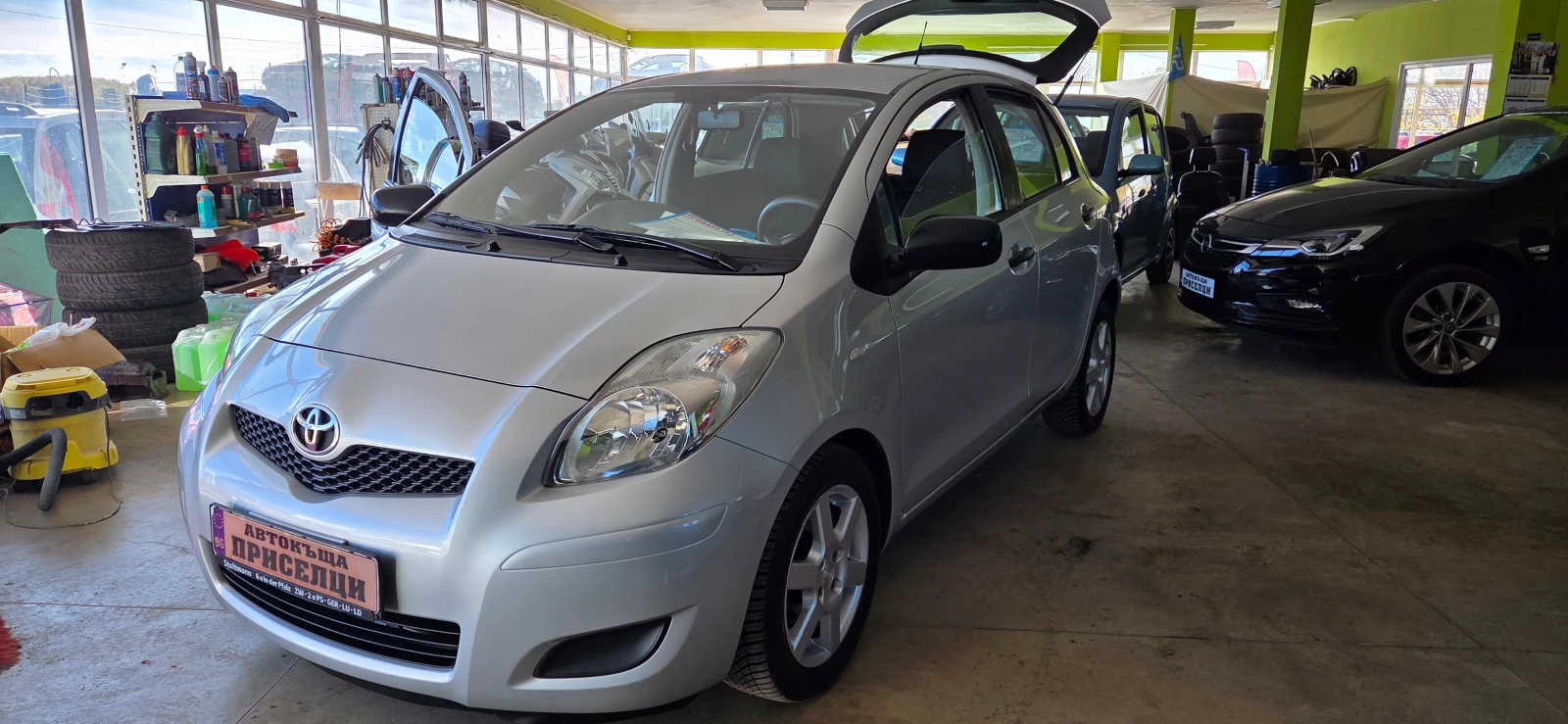 Toyota Yaris 1.3 безн-6-скорости - изображение 2