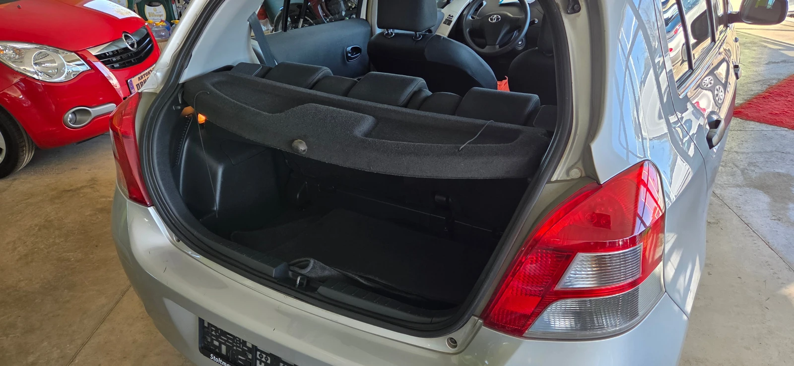 Toyota Yaris 1.3 безн-6-скорости - изображение 4