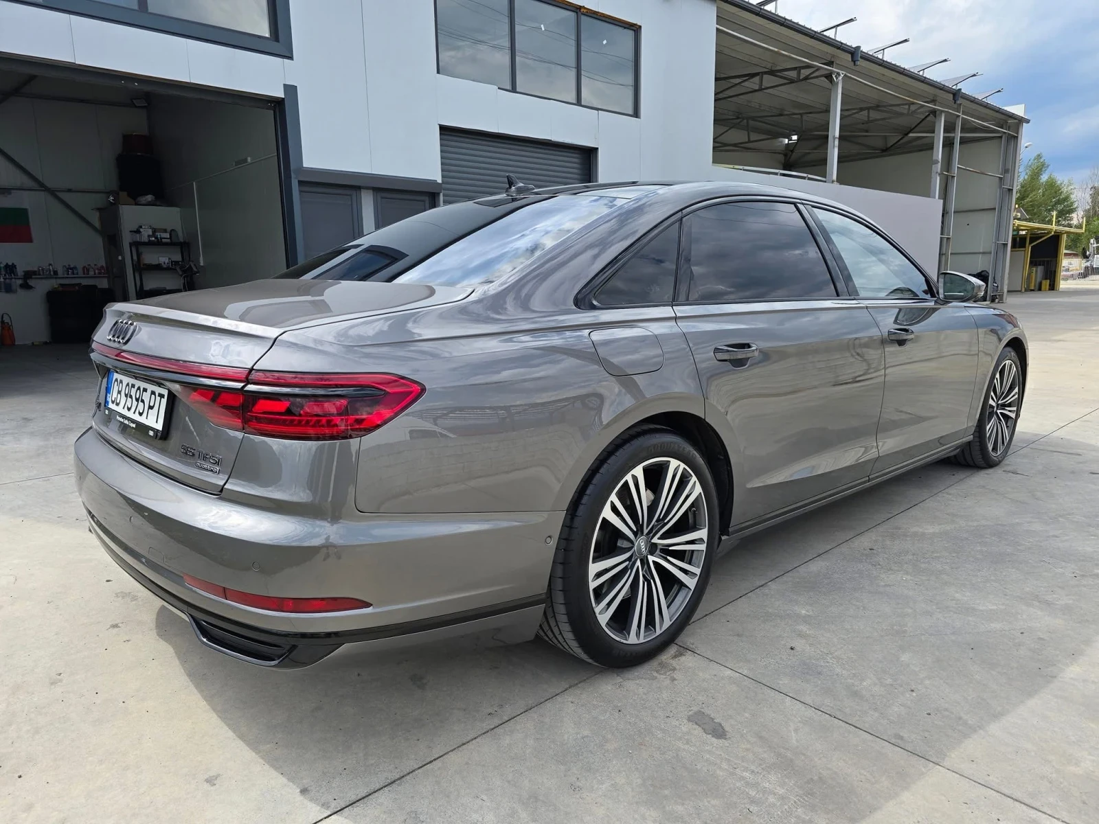 Audi A8 55TFS long - изображение 6