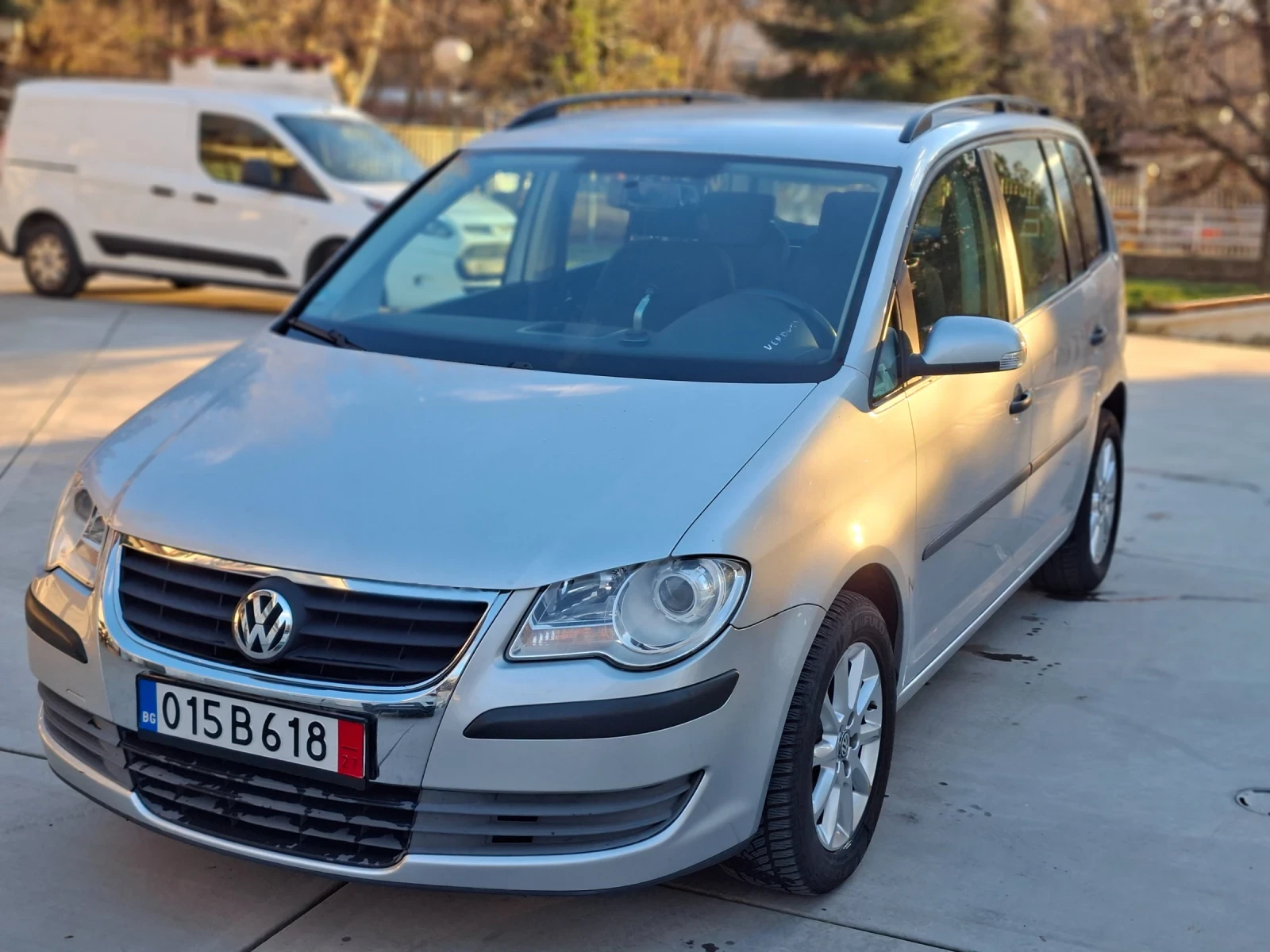 VW Touran 1.6 16v 7местен - изображение 2