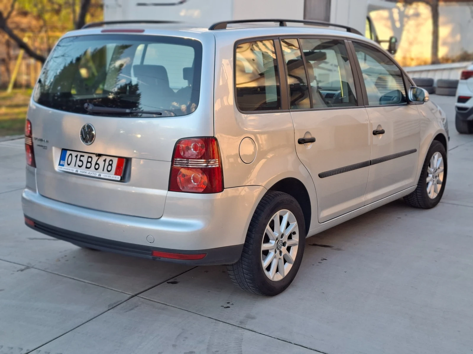VW Touran 1.6 16v 7местен - изображение 7