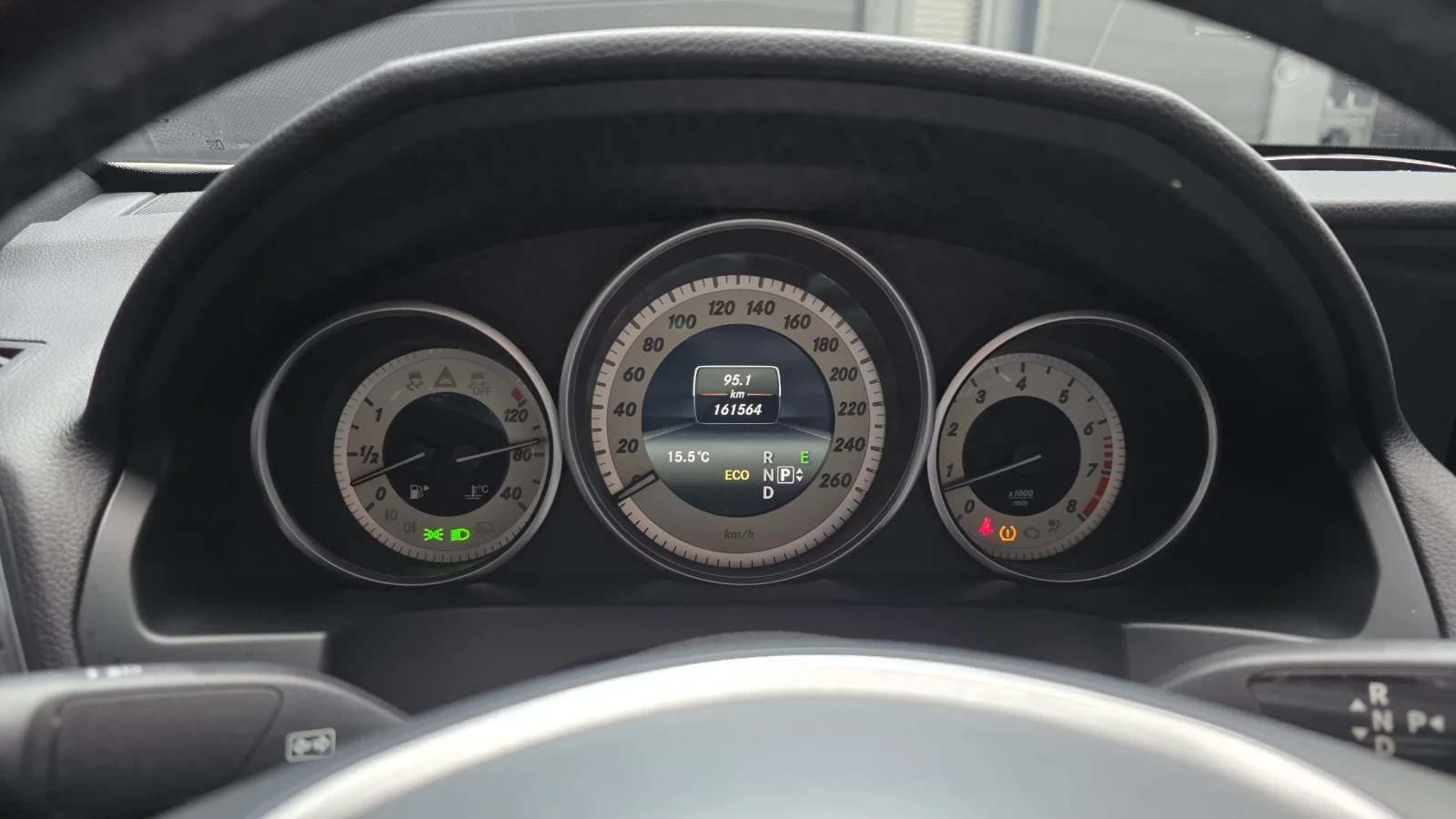 Mercedes-Benz E 200 FACELIFT* BLCK OPTIC* Pirelli P Zero* КРАЙНА ЦЕНА, снимка 8 - Автомобили и джипове - 54080866