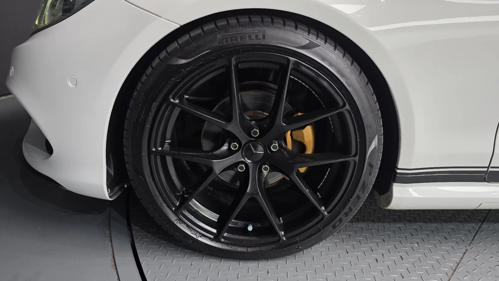 Mercedes-Benz E 200 FACELIFT* BLCK OPTIC* Pirelli P Zero* КРАЙНА ЦЕНА, снимка 5 - Автомобили и джипове - 54080866