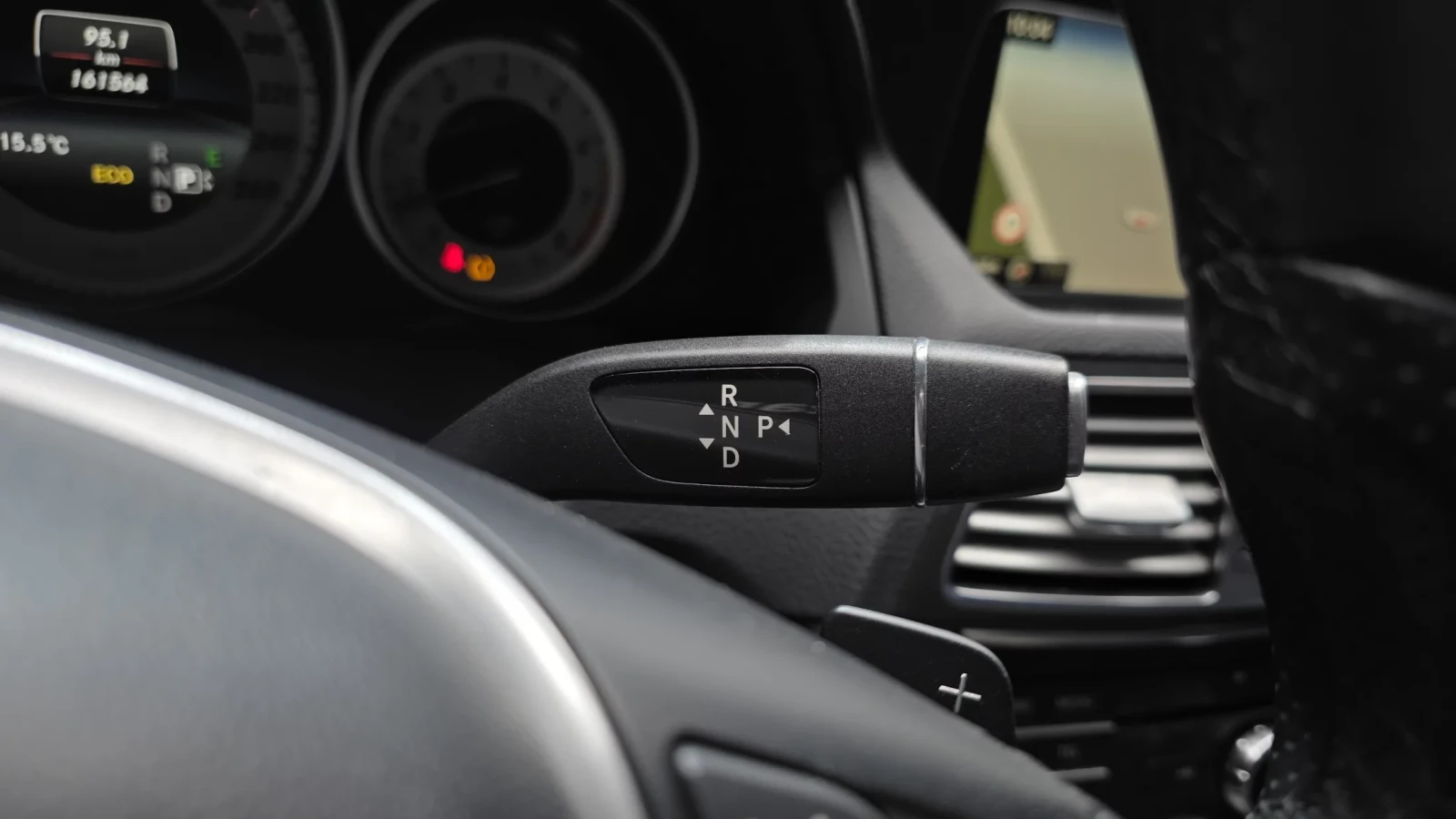 Mercedes-Benz E 200 FACELIFT* BLCK OPTIC* Pirelli P Zero* КРАЙНА ЦЕНА, снимка 9 - Автомобили и джипове - 54080866