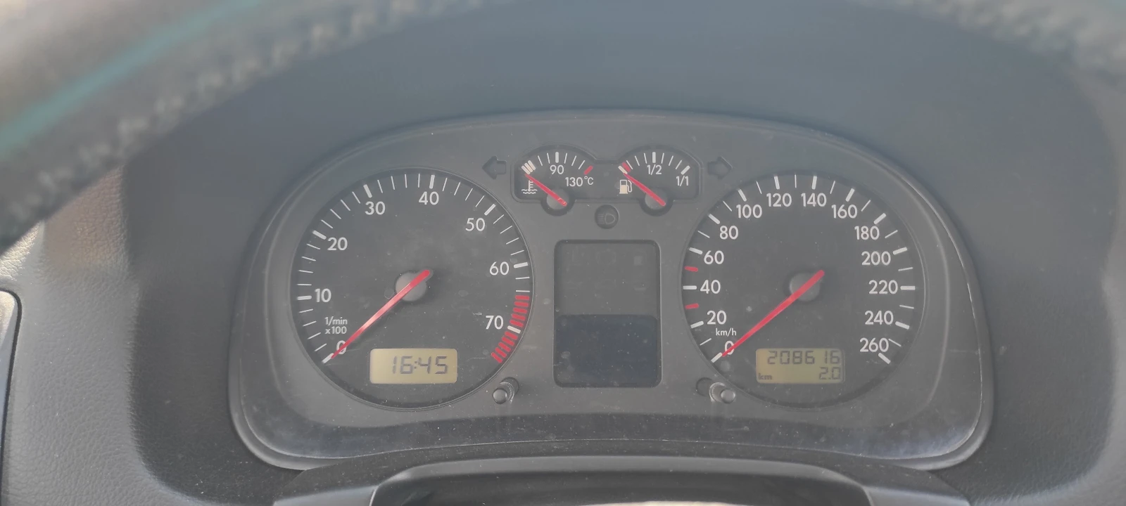 VW Bora 1.6 i, снимка 7 - Автомобили и джипове - 55064362