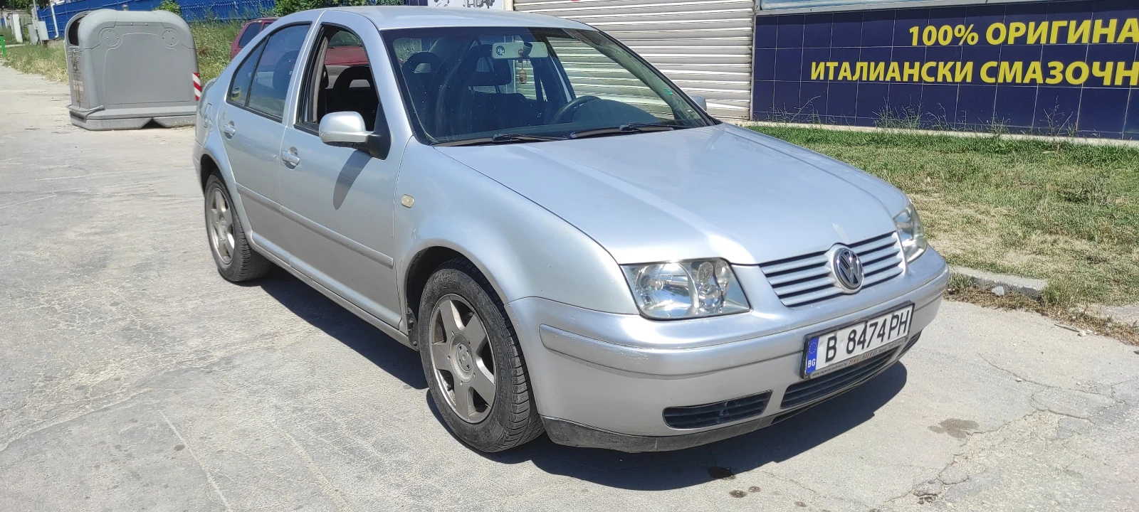 VW Bora 1.6 i, снимка 2 - Автомобили и джипове - 55064362