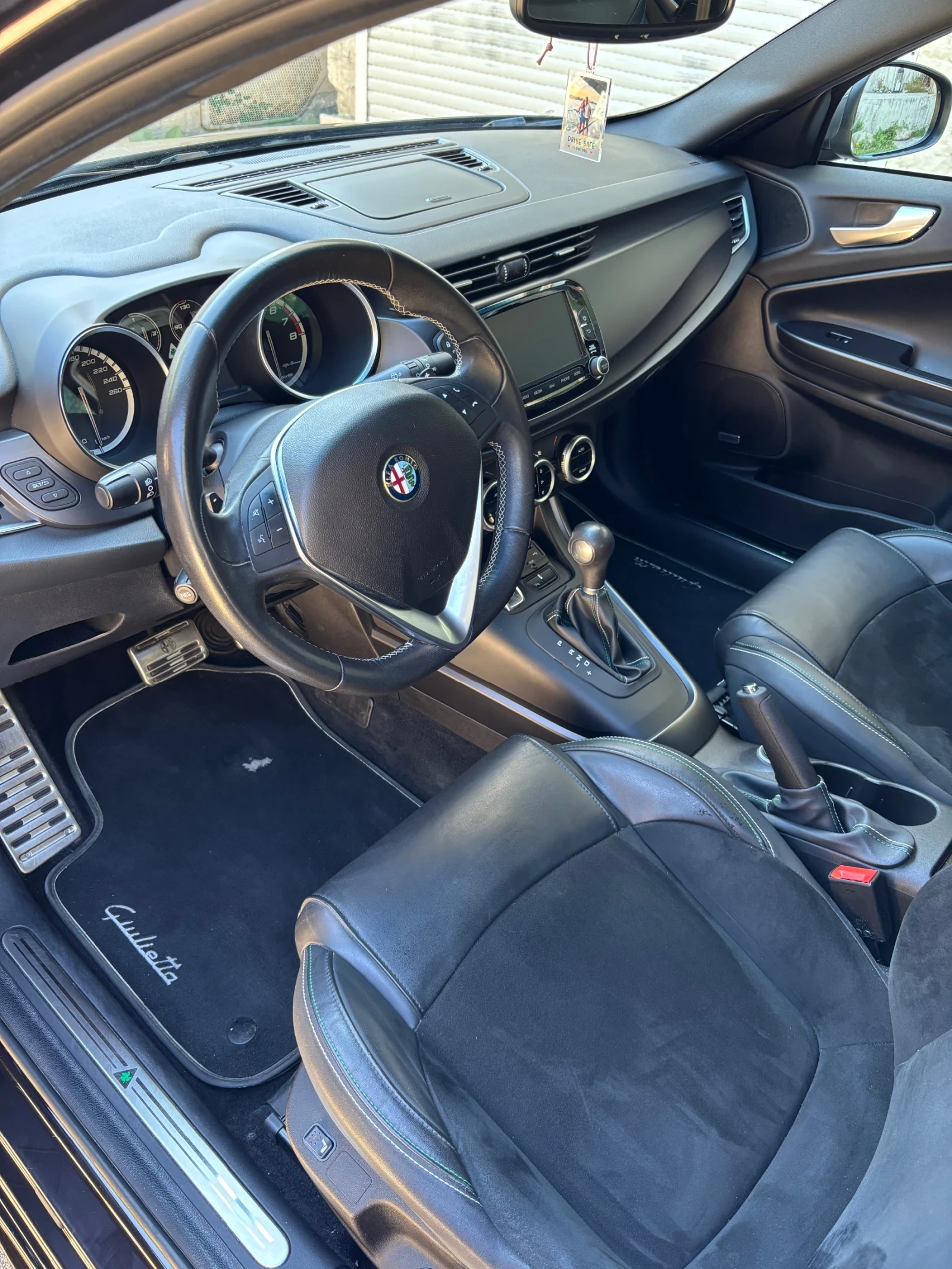 Alfa Romeo Giulietta, снимка 12 - Автомобили и джипове - 55117658