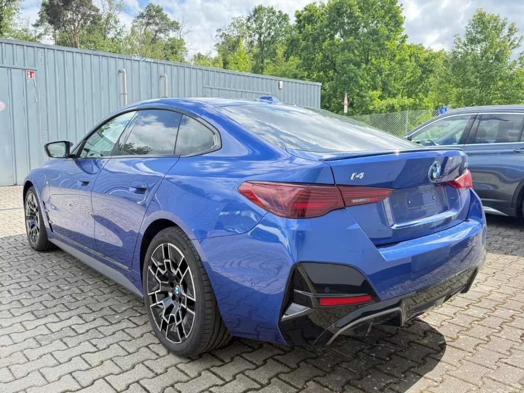 BMW i4 M50 XDRIVE H/K 360-CAM LED , снимка 3 - Автомобили и джипове - 55191489