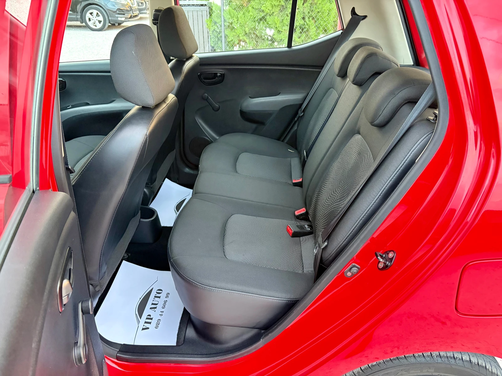 Hyundai I10 1.1i КЛИМАТИК ИТАЛИЯ , 4 ЦИЛИНДЪРА EURO 5, снимка 11 - Автомобили и джипове - 55567217