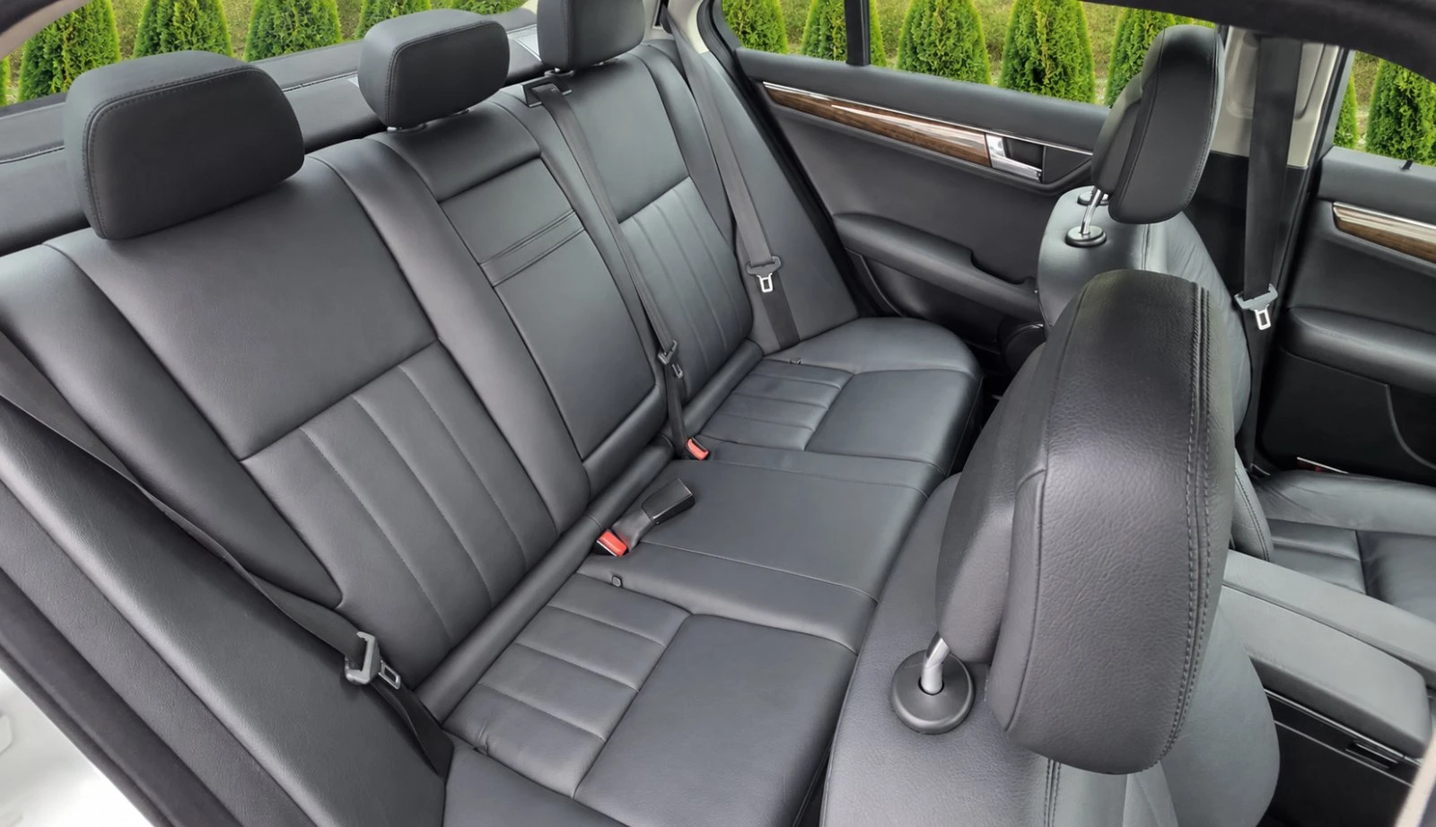 Mercedes-Benz C 350, снимка 13 - Автомобили и джипове - 55950574