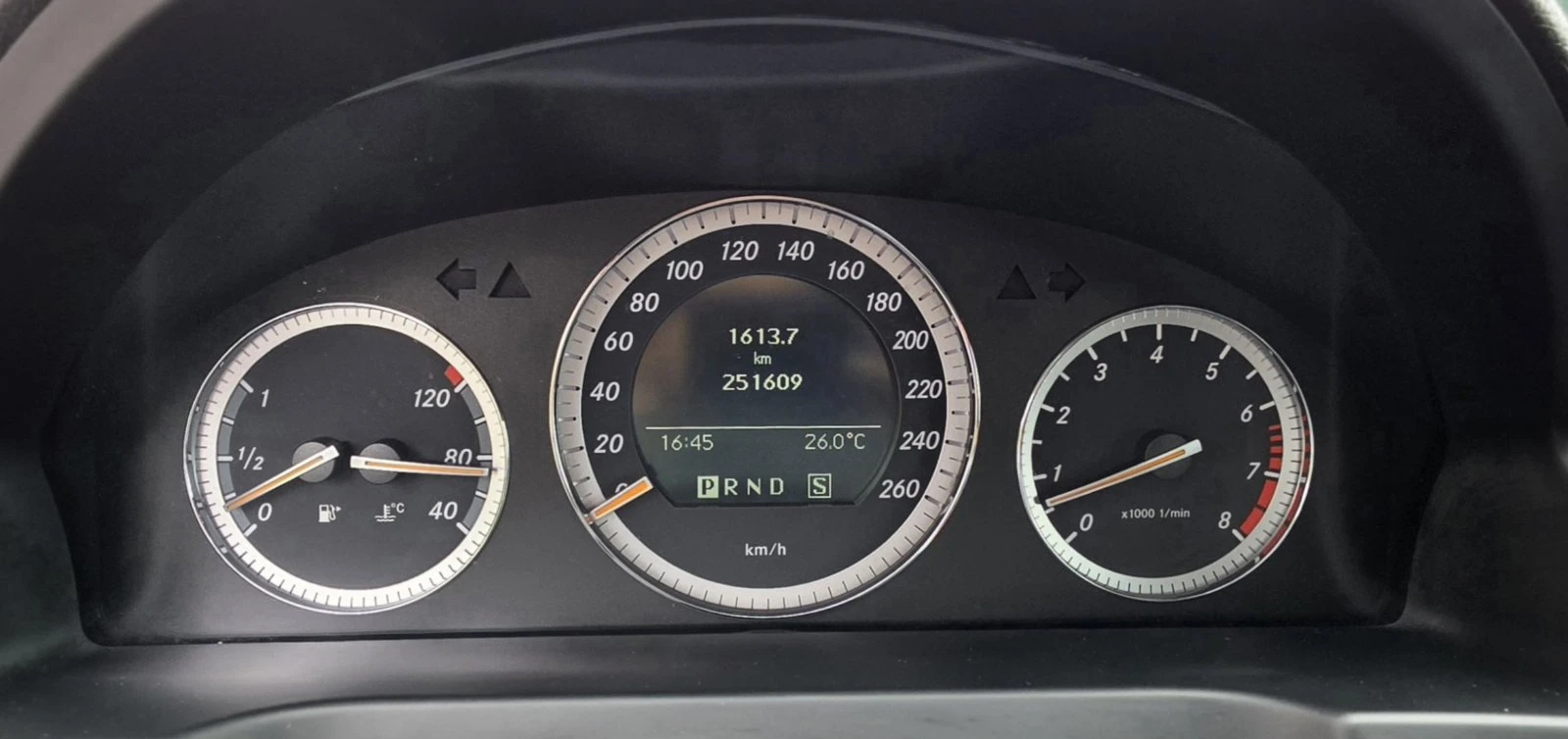 Mercedes-Benz C 350, снимка 10 - Автомобили и джипове - 55950574