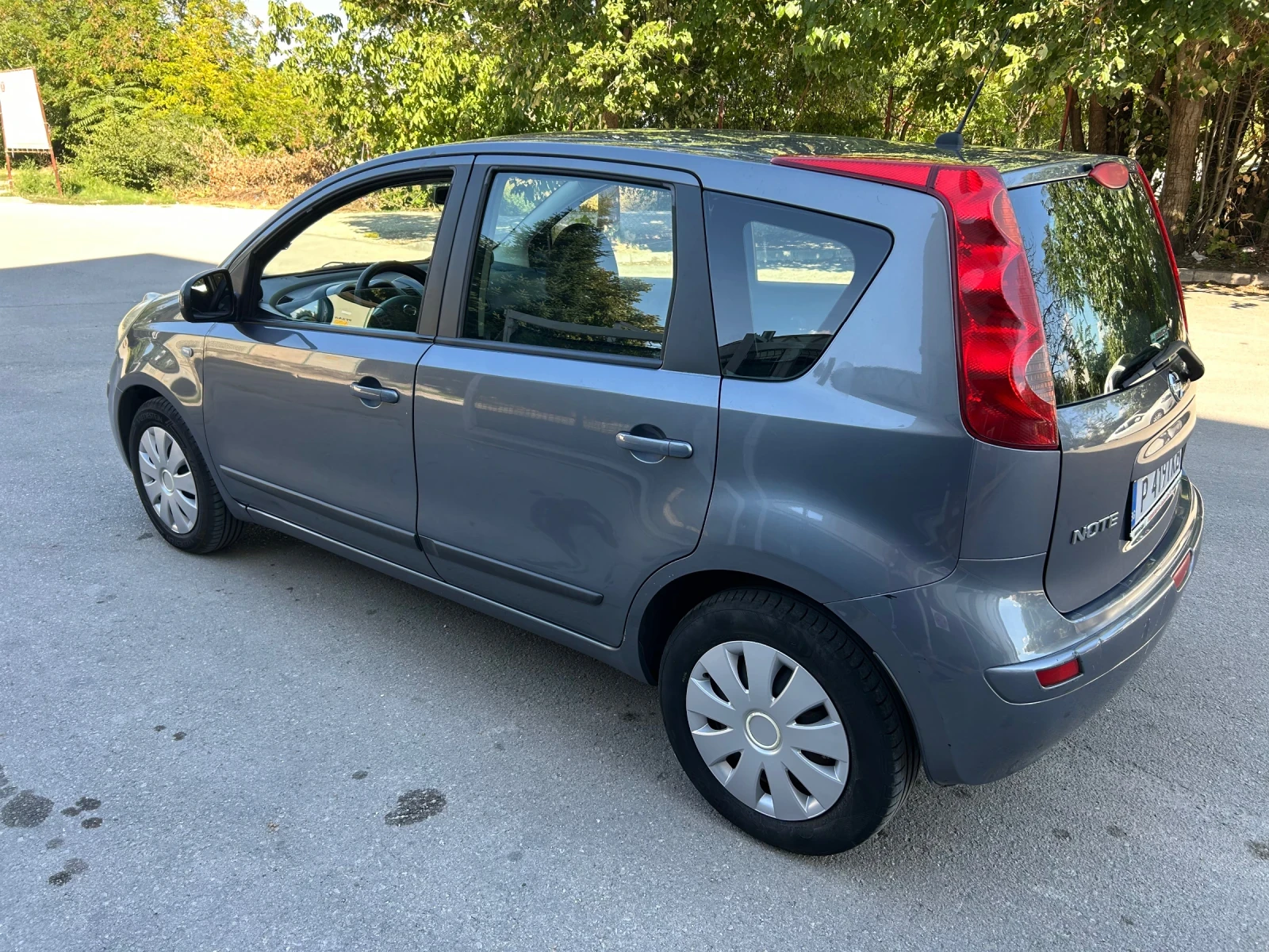 Nissan Note, снимка 3 - Автомобили и джипове - 56099534