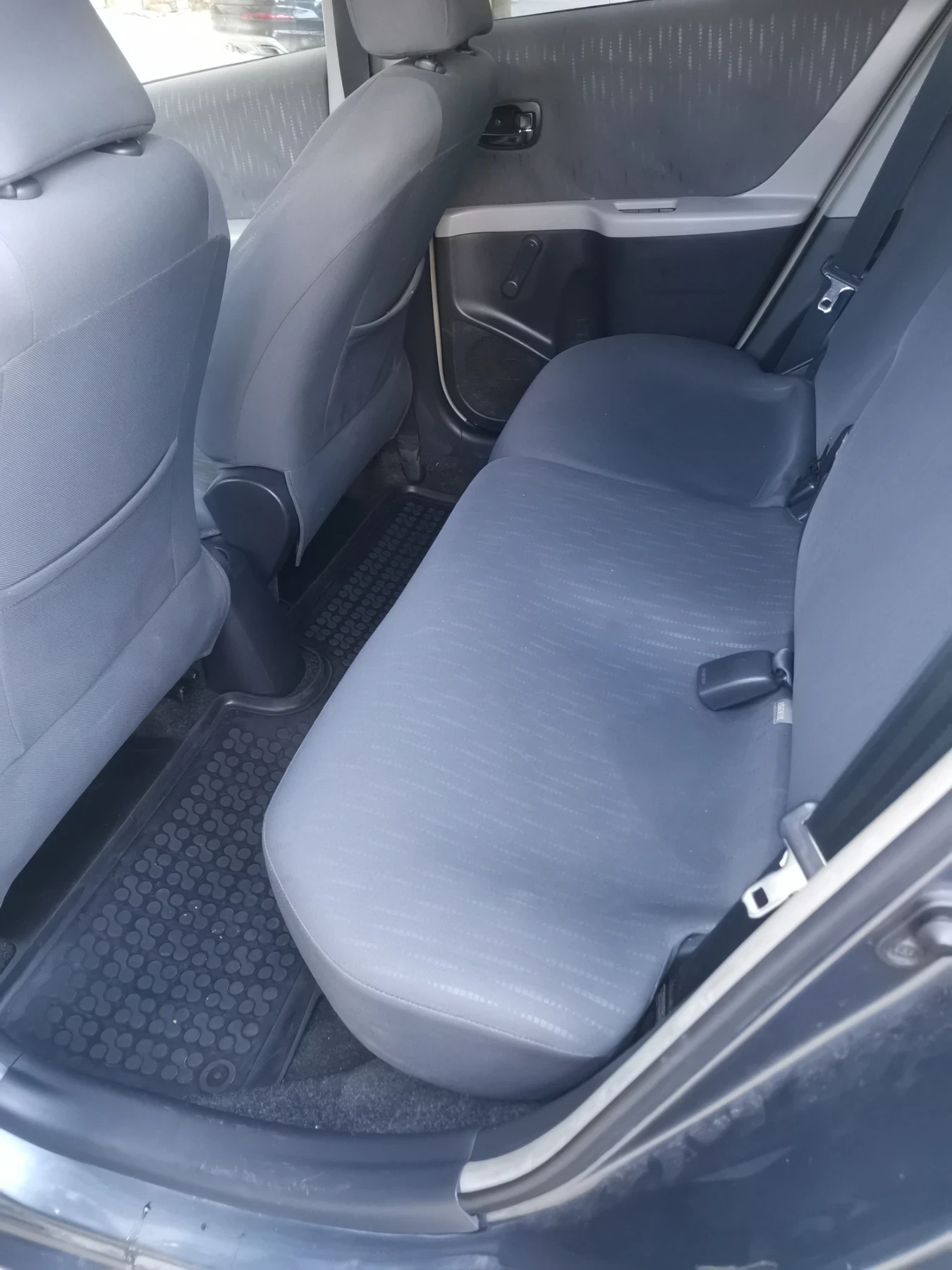 Toyota Yaris, снимка 8 - Автомобили и джипове - 56117341
