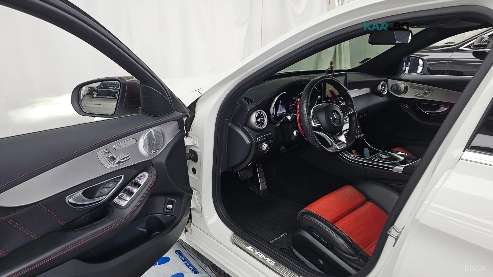 Mercedes-Benz C 63 AMG BURMESTER* 360* КАМЕРА* ХЕДЪП* ПОДГРЕВ* , снимка 8 - Автомобили и джипове - 56130741