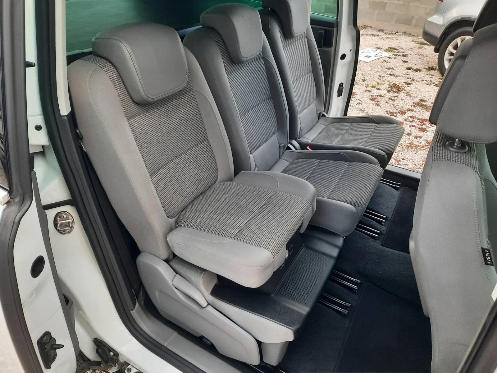 VW Sharan, снимка 8 - Автомобили и джипове - 56364243