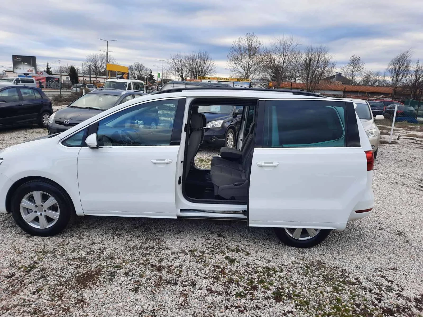VW Sharan, снимка 11 - Автомобили и джипове - 56364243