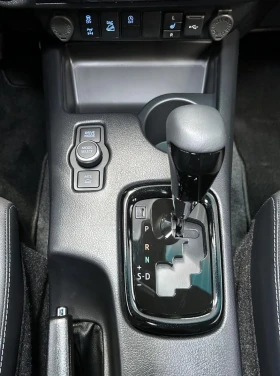 Toyota Hilux 2.8 D-4D/MILD HYBRID/INVINCIBLE/DOUBLE CAB/JBL/360, снимка 14
