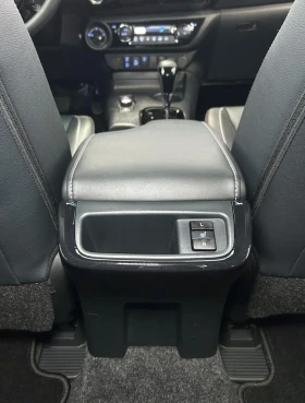 Toyota Hilux 2.8 D-4D/MILD HYBRID/INVINCIBLE/DOUBLE CAB/JBL/360, снимка 17