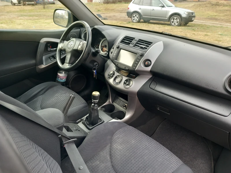 Toyota Rav4 136кс навигация , снимка 9 - Автомобили и джипове - 48418625