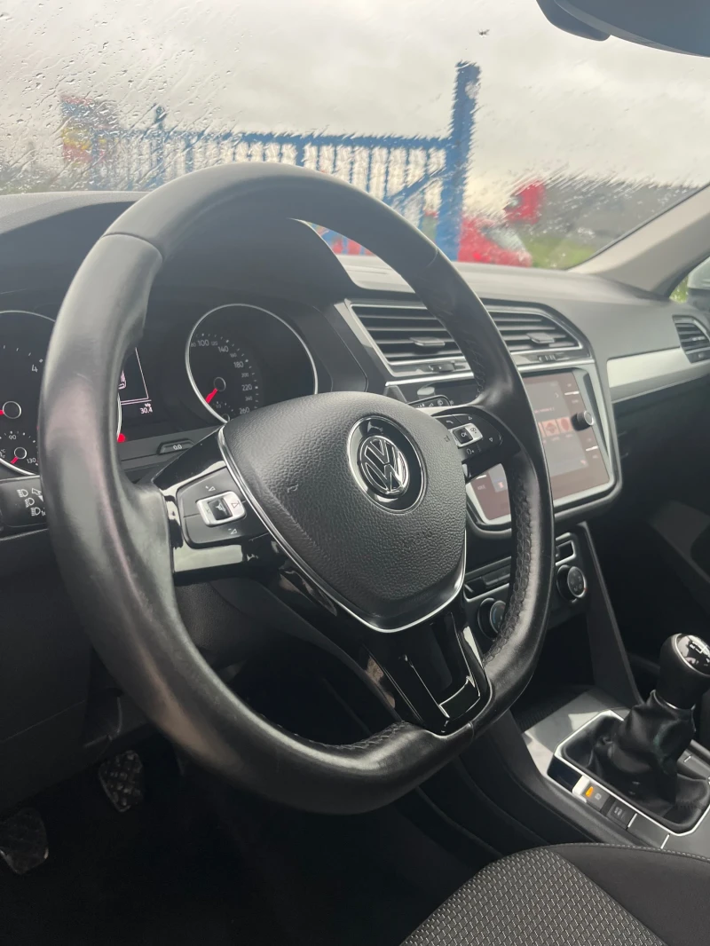 VW Tiguan 1.6 TDi, снимка 13 - Автомобили и джипове - 49728545