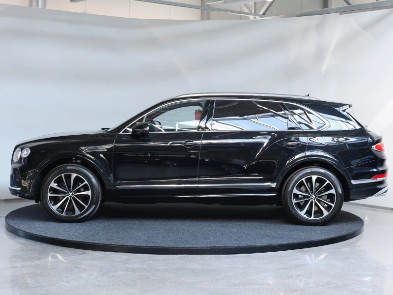 Bentley Bentayga V8 EWB NAIM HEAD UP PANO 360 CAMERA , снимка 2 - Автомобили и джипове - 51508563