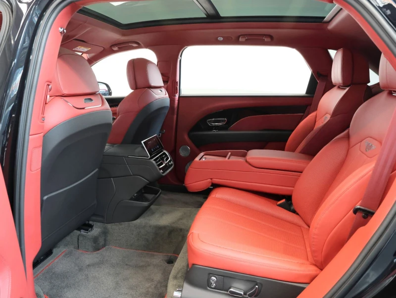 Bentley Bentayga V8 EWB NAIM HEAD UP PANO 360 CAMERA , снимка 13 - Автомобили и джипове - 51508563