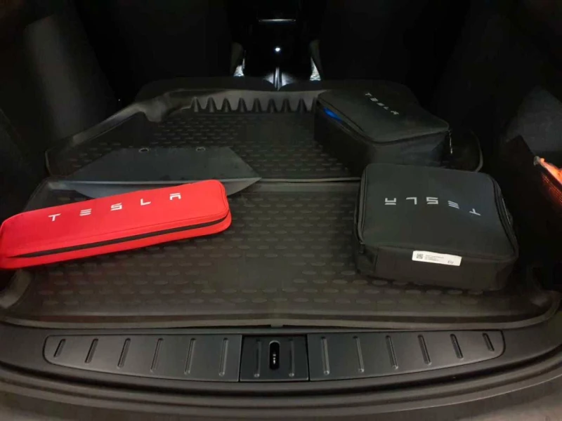 Tesla Model X PLAID/1020HP/TRI-MOTORS/6SEATS/360/622v, снимка 3 - Автомобили и джипове - 50697734